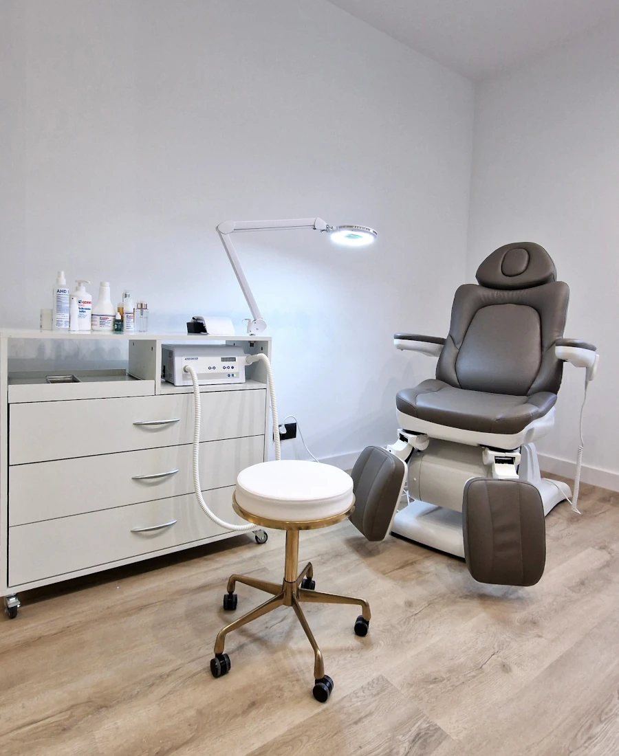 podolog Toruń wrastające paznokcie usuwanie odcisków pedicure podologiczny